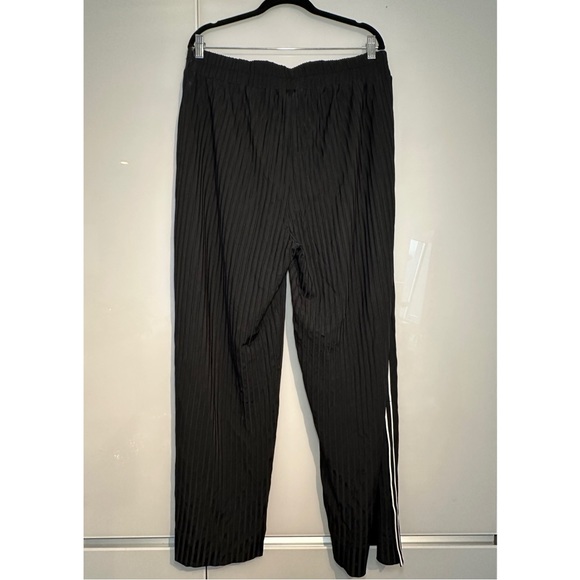 GSTQ Fadeaway Pants in Black Beauty - Picture 9 of 12